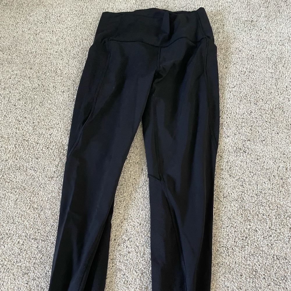 Lululemon black workout pants size 6